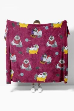 Lazy Kitty Oversized Throw/Blanket -Fashion Socks Store HH Lazy Kitty Blanket Raspberry Model
